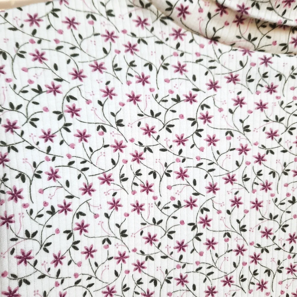 Floral Print Turtleneck - Picture 5 of 6
